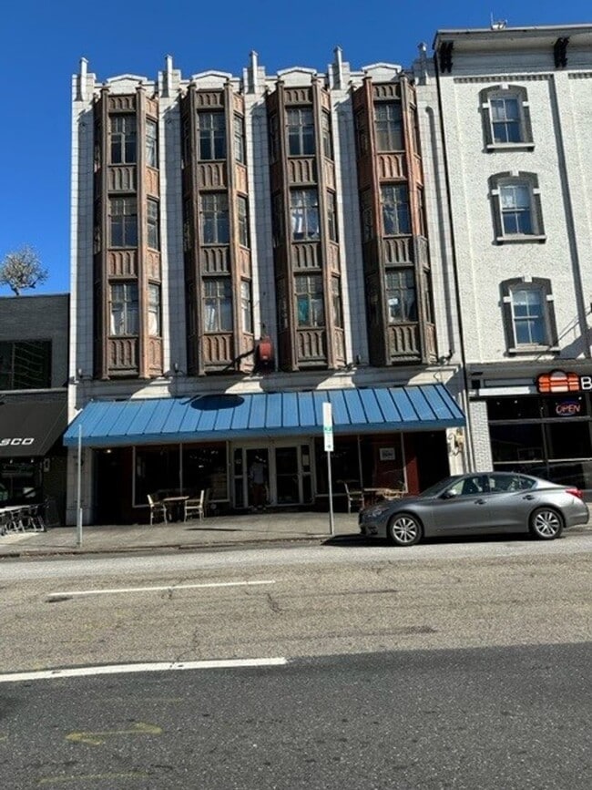 Building Photo - 213 N 2nd St Unit C6