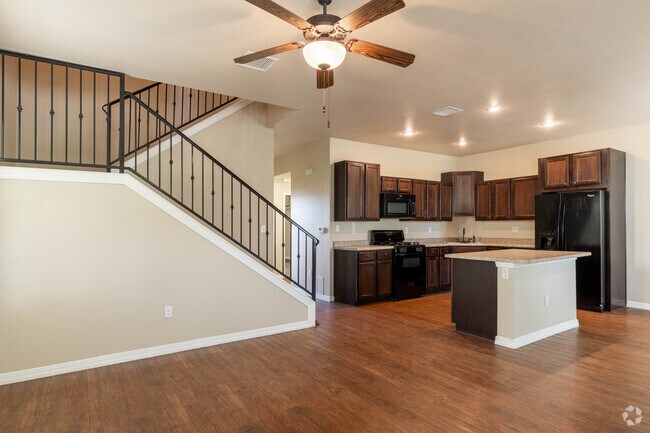 4BR, 2.5BA - 1655SF