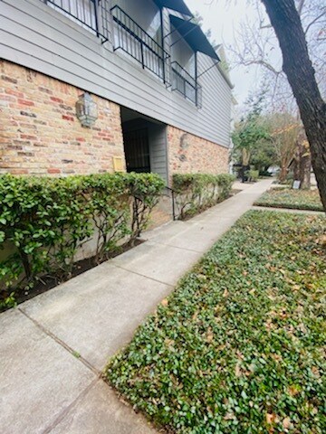 Photo - 1414 Castle Ct Unit 09