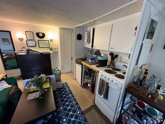 Building Photo - 43 Anderson St Unit 8 Rental