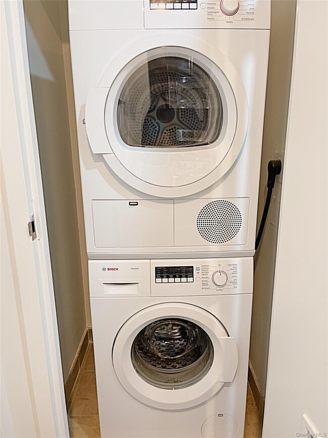 Photo - 12-15-15 Broadway Unit 603