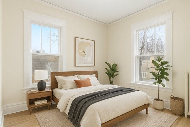 Photo - 712 Cedar Lake Rd S