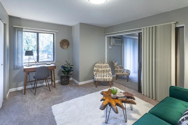 2 BR, 1 BA - Sequoia - 1000 SF - Nemoke Trails