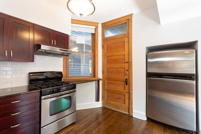 Photo - 3338 N Wolcott Ave Unit 1