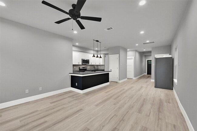 Photo - 7415 Hezekiah Ln