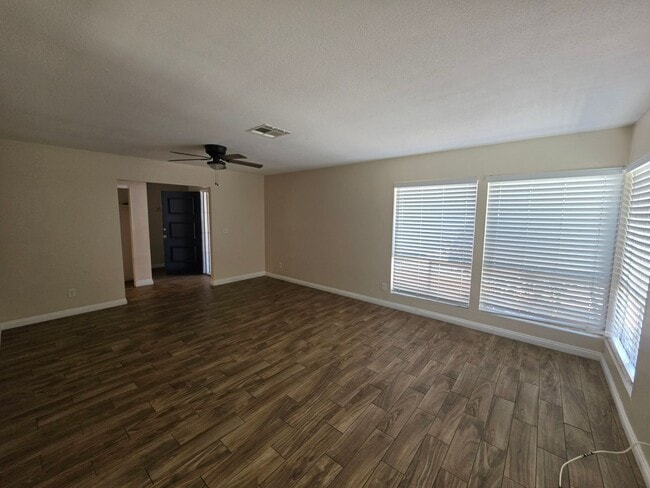 Photo - Two Bedroom Two Bathroom Duplex in Hemet!