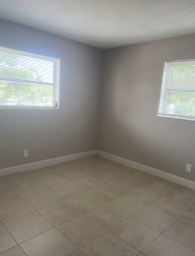 501 SW 15th St Apartments Unit 8 Pompano Beach, FL