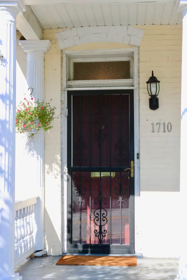 Photo - 1710 W Leigh St