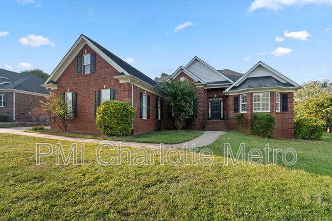 Building Photo - 5916 Meadowmere Dr Rental