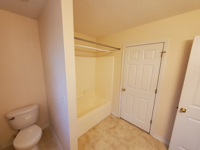 Baño principal - 5165 Victoria Dr