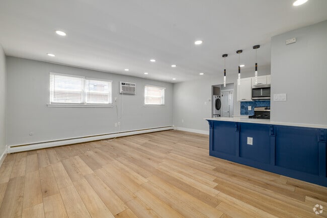 2BR, 1BA - 800SF - Living Room