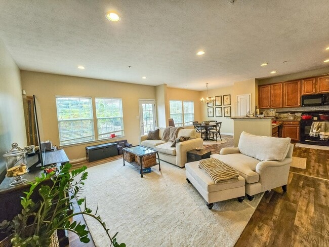 Photo - 813 Fairgate Dr