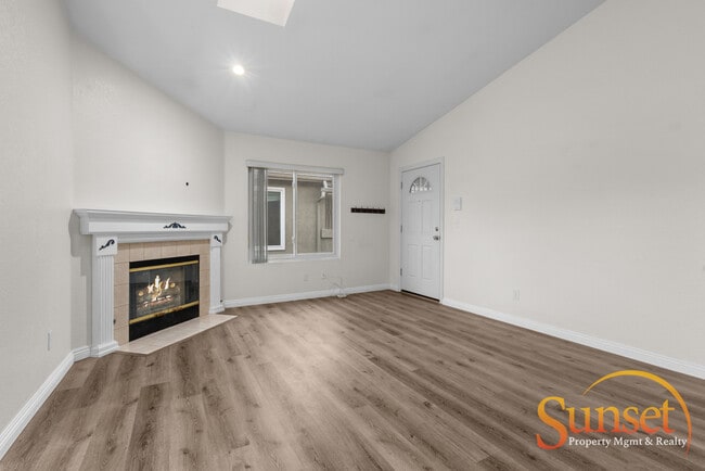 Photo - 4365 Louisiana St