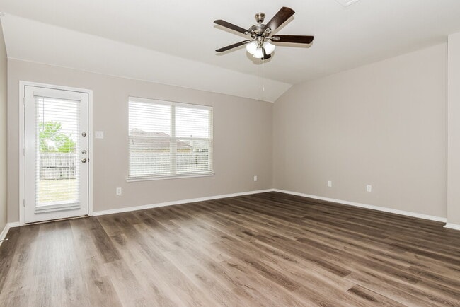 Photo - 3213 Overstreet Ln