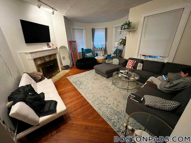 Photo - 186 Naples Rd Unit 1