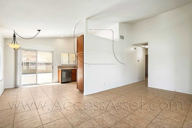 15731 Laguna Ave