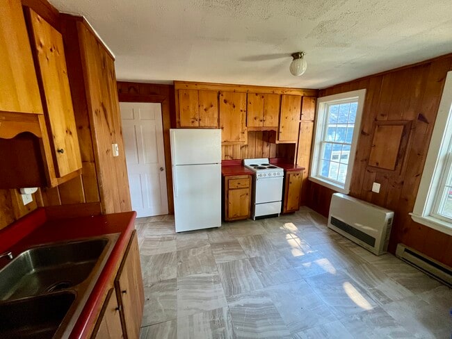 Building Photo - 10 Green St Unit 10B