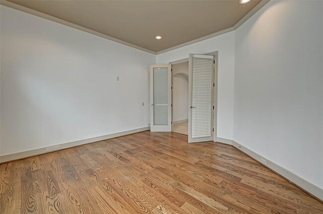 Photo - 11207 St Laurent Ln