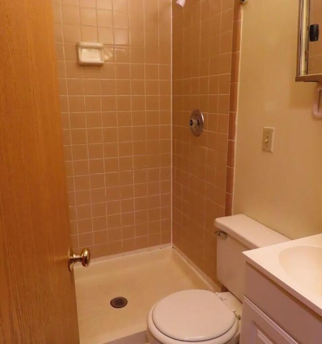 Photo - 122 W 9th Ave