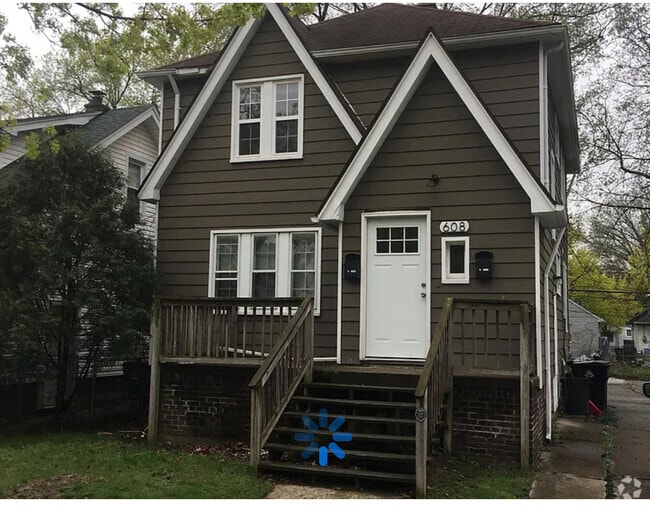 Building Photo - 608 E Bernhard Ave Unit Lower Rental