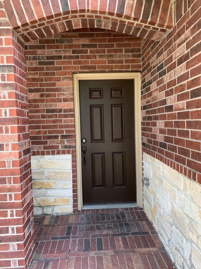 Photo - 18827 Cove Pointe Dr