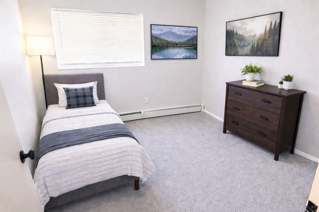 Freelander Apartments
