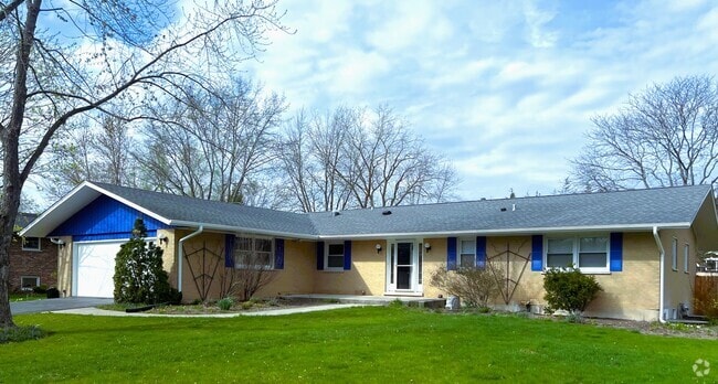 Building Photo - 15122 W Redwood Ln Rental
