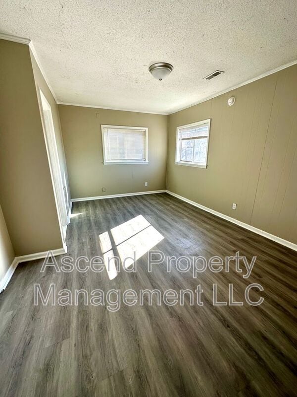 Photo - 508 Buckley St