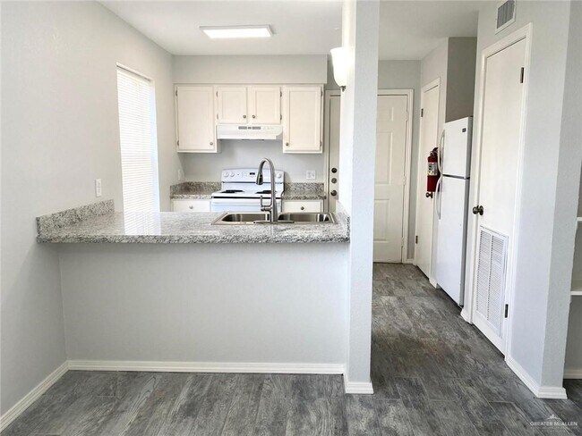 Photo - 1006 W Kelly Ave