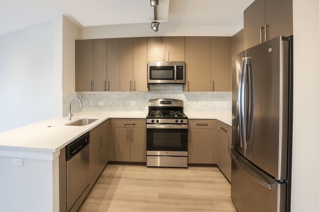 Photo - 1554 N Talman Ave Unit 502