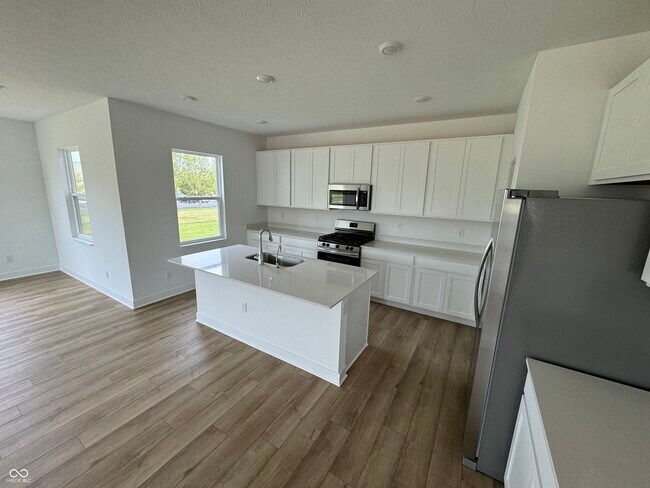 Photo - 1124 Tansley Ln