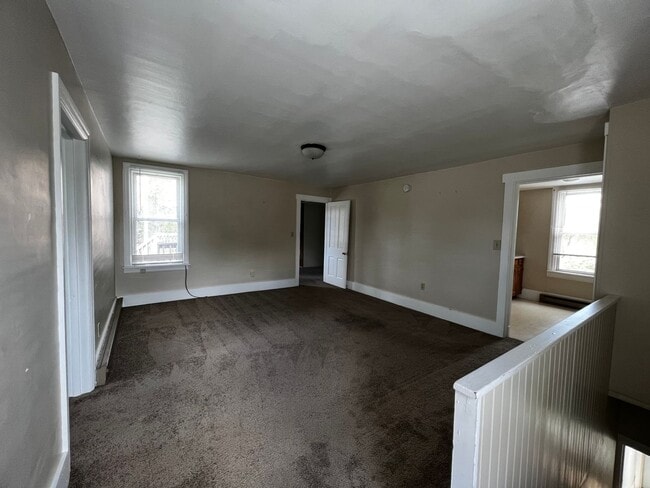 Building Photo - 60 Old Market St Unit Apt 4