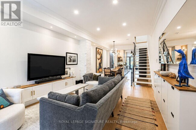Photo - 132 Major St