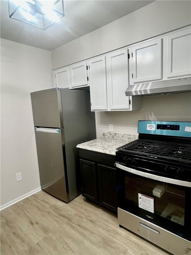 Photo - 13-19-19 Cole St Apartment Unit B11