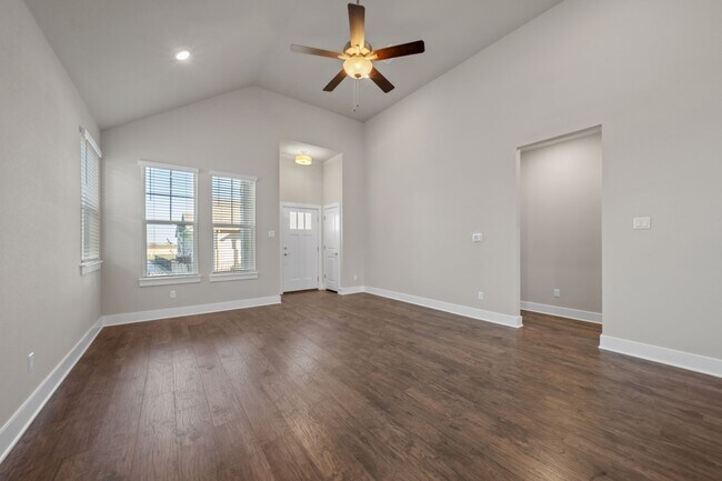 Photo - 217 Pinnacle Ln