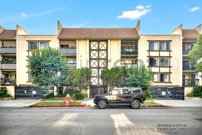 Building Photo - 515 N Jackson St Rental