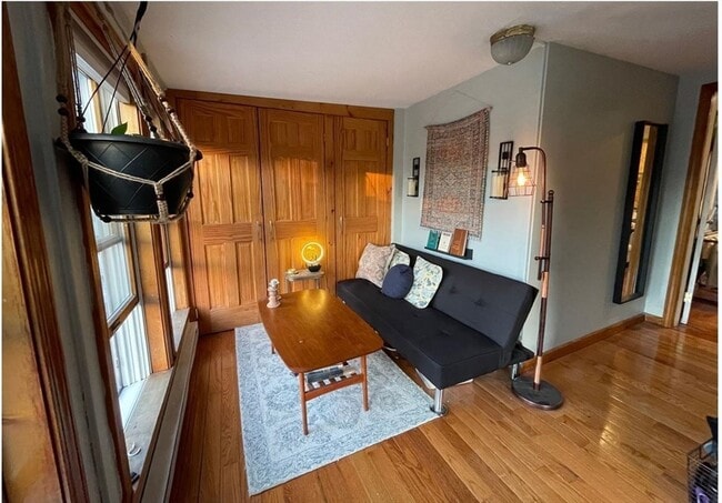 Photo - 1672 Beacon St Unidad 3A