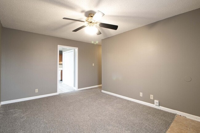 Photo - 924 Van Buren Ave