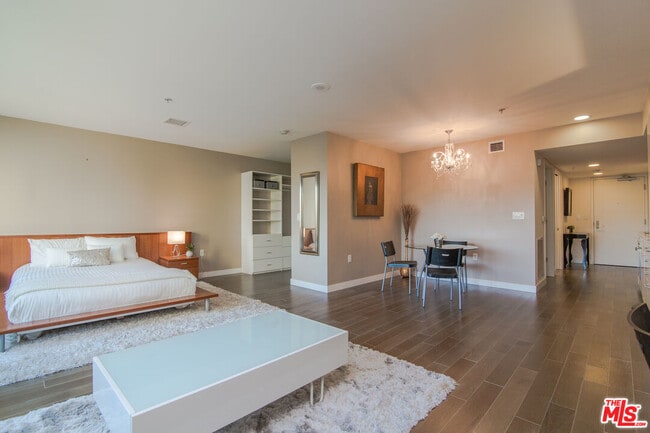 Photo - 901 Flower St Unit 502