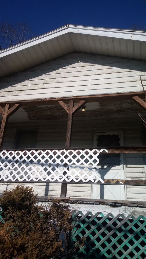 Photo - 2/1 Single family home!