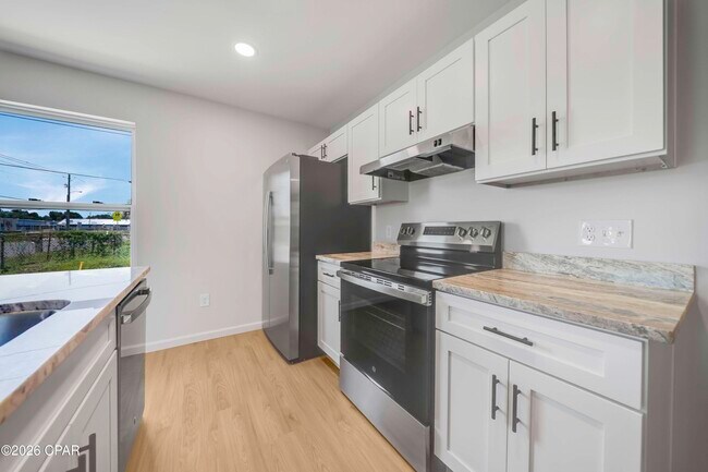 Photo - 122 N East Ave