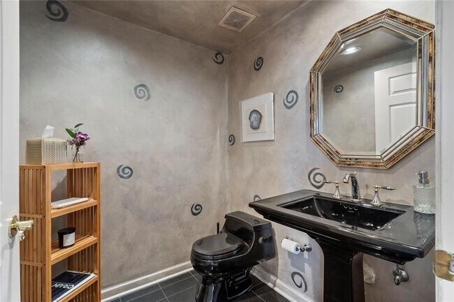 Photo - 3636 Habersham Rd NW Unit 2404