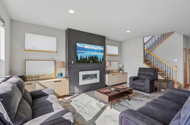 1394 Winchester Pass