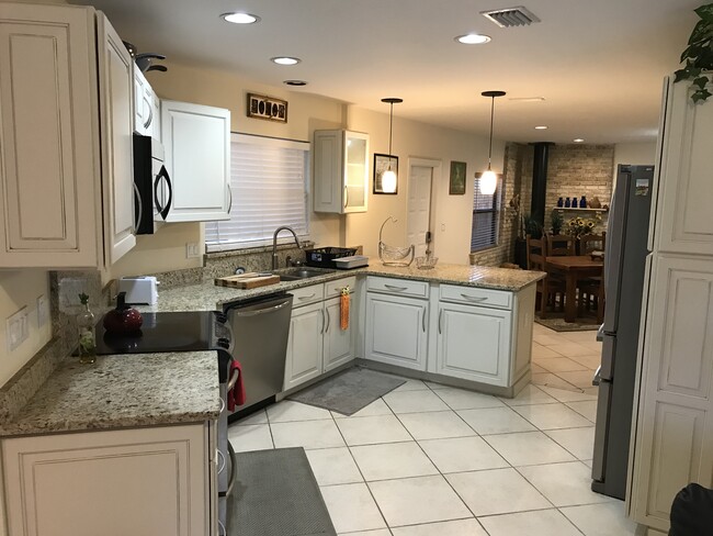 Photo - 4430 Riverwood Ave