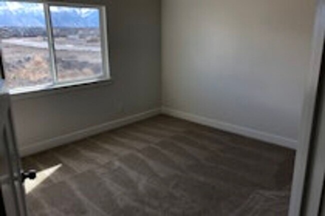 Photo - 594 N 260 W Unidad Bedroom 1