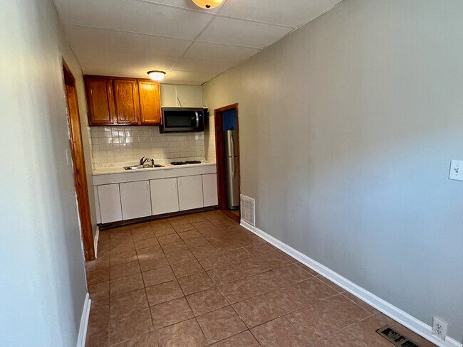 Photo - 3043 S Archer Ave Apartments Unit 1R
