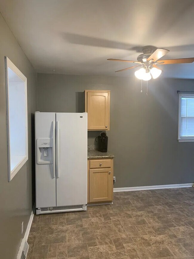 Photo - 1094 Briarwood Dr