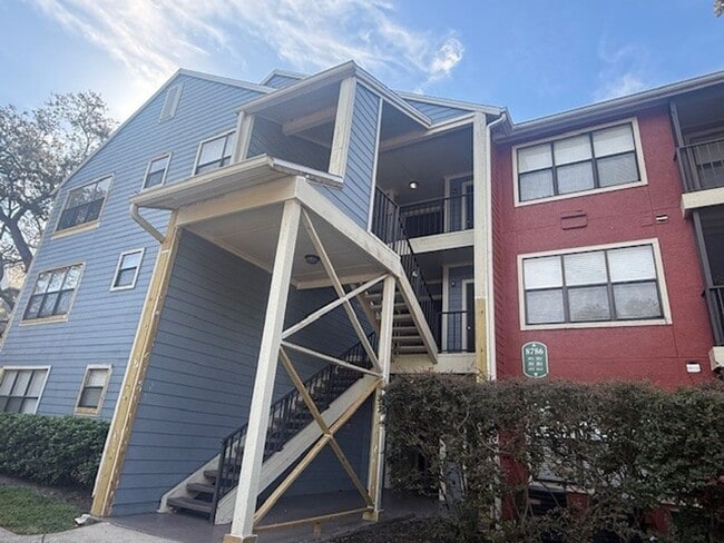 Building Photo - 1 bed/1 bath, 3rd Floor Condo Overlooking ... Unit 303