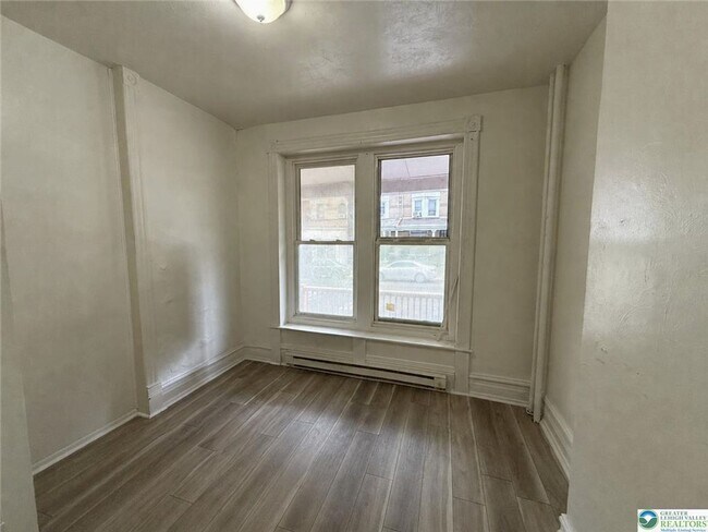 Photo - 518 Tilghman St Unit 1