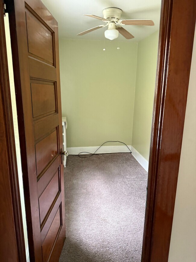 Photo - 1150R Boyd Ave